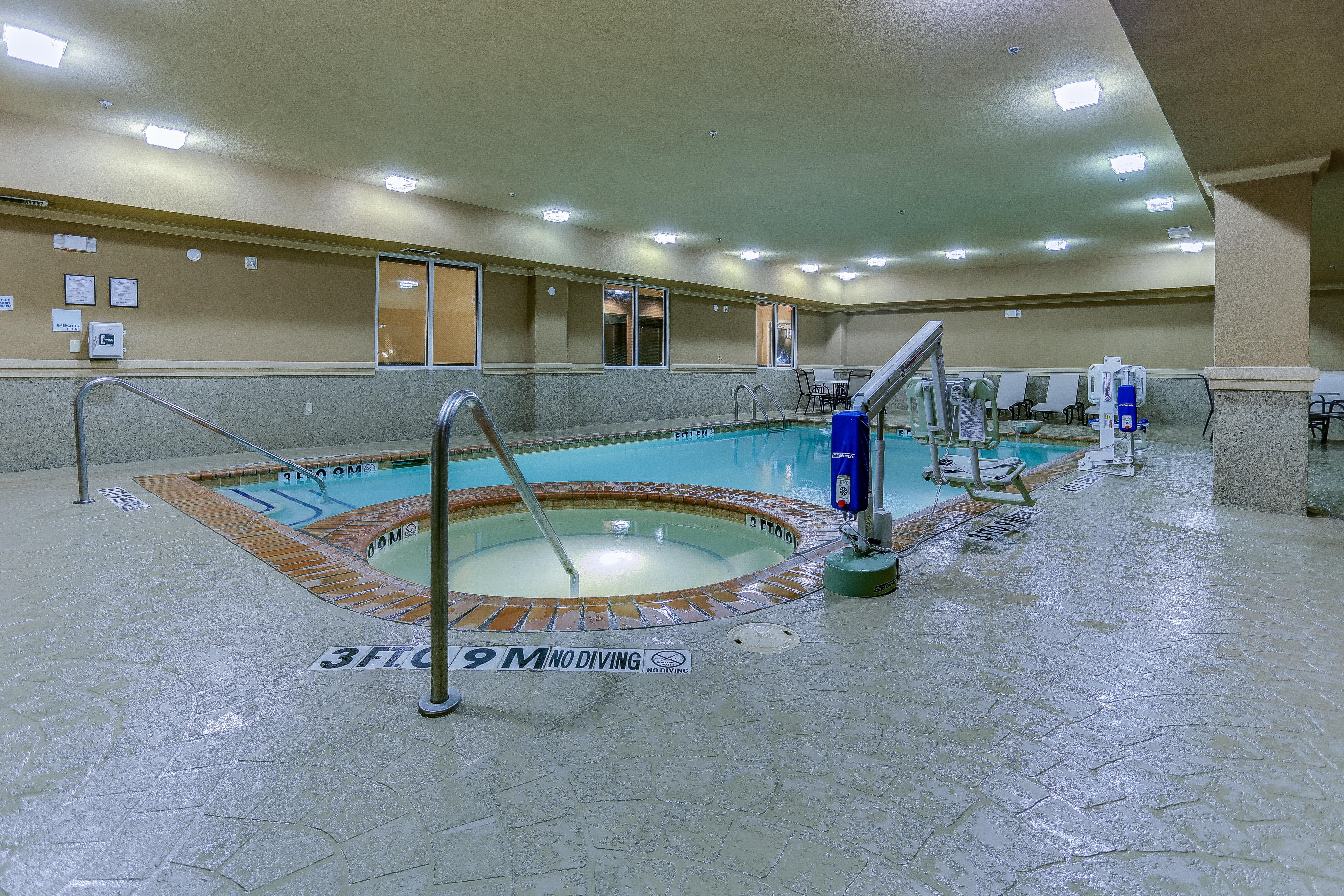 Holiday Inn Express Hotel & Suites Huntsville By Ihg Buitenkant foto