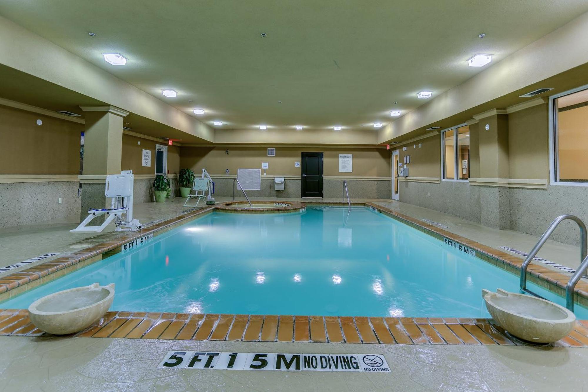 Holiday Inn Express Hotel & Suites Huntsville By Ihg Buitenkant foto