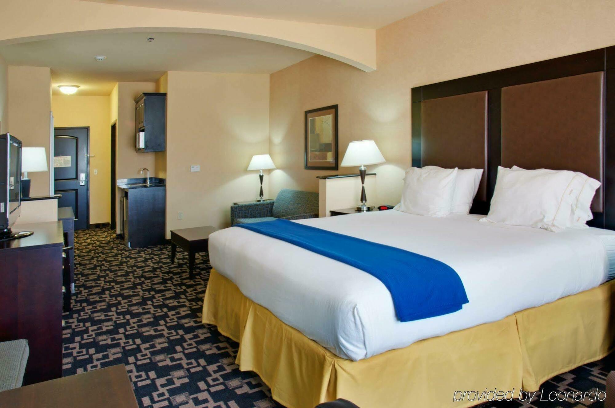 Holiday Inn Express Hotel & Suites Huntsville By Ihg Kamer foto
