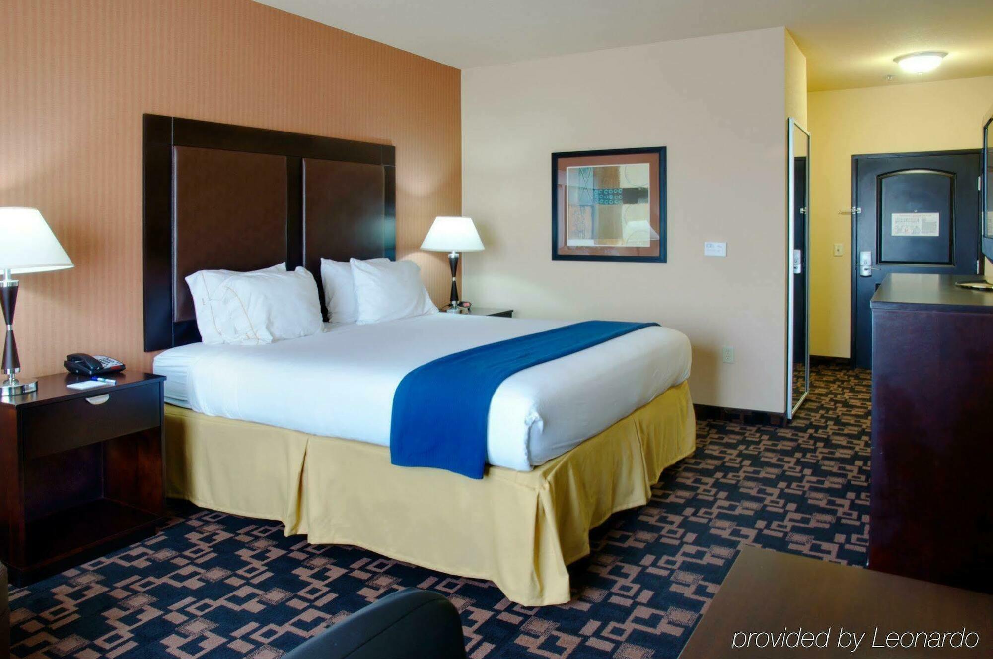 Holiday Inn Express Hotel & Suites Huntsville By Ihg Kamer foto